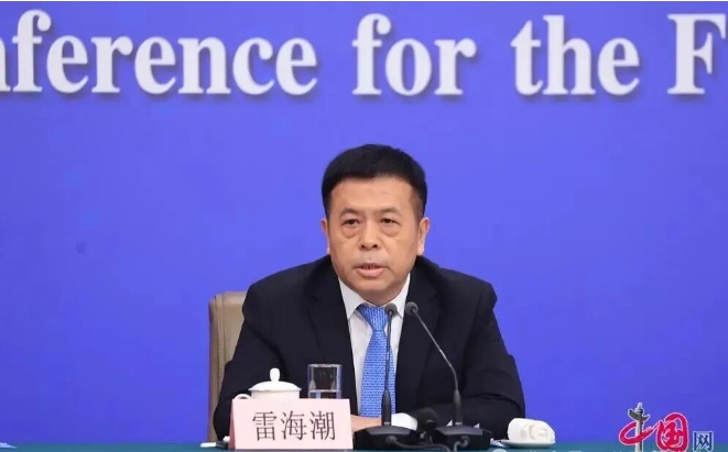 衛(wèi)健委主任雷海潮:我國已培養(yǎng)近10萬名農(nóng)村訂單定向醫(yī)學(xué)生,1萬名大學(xué)生村醫(yī)獲得鄉(xiāng)鎮(zhèn)衛(wèi)生院編制